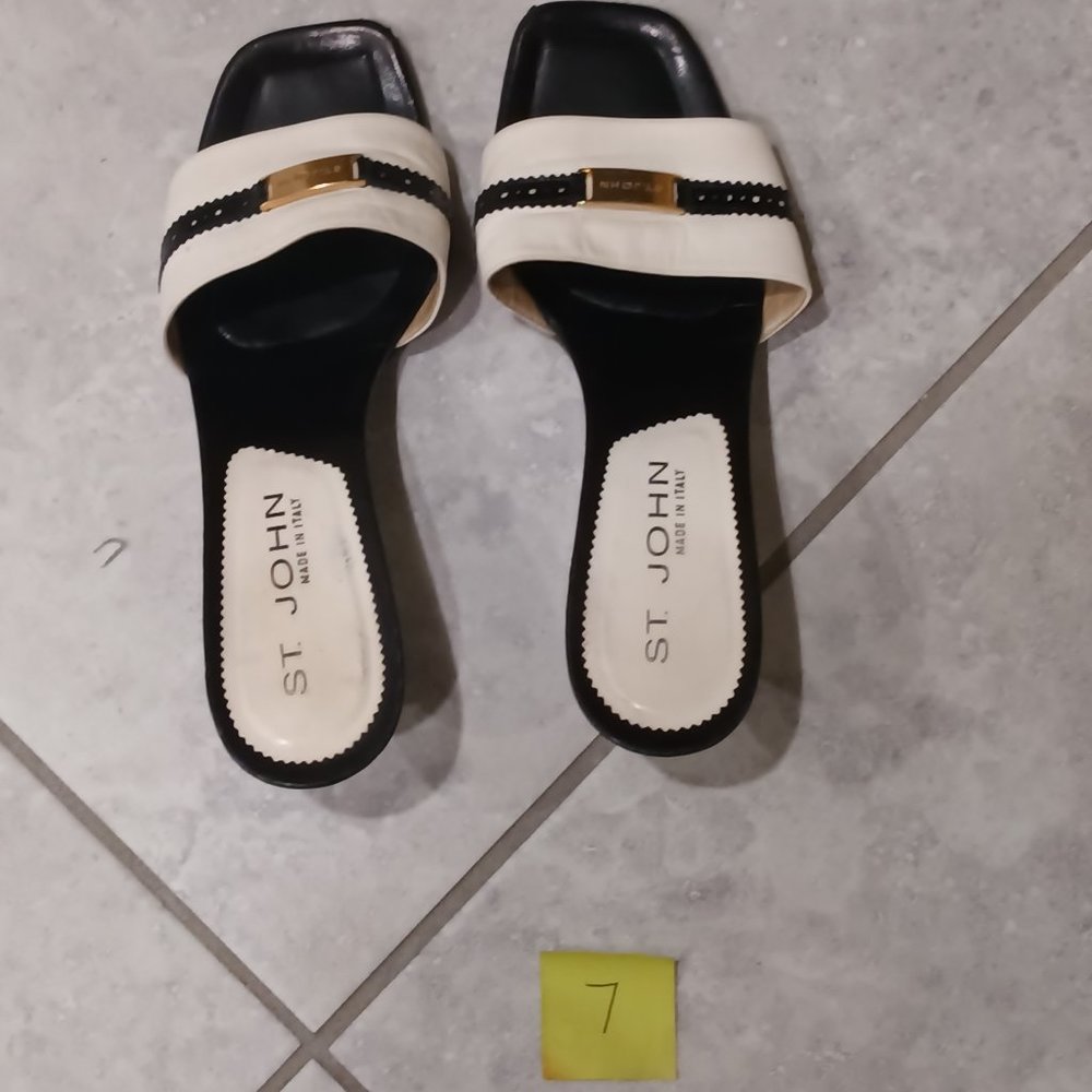 St. John size 7 Shoes